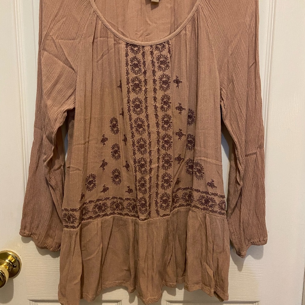Boho pink tunic with purple floral embroidered embellishment